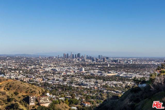 Los Angeles, CA 90046,8149 Mannix Drive