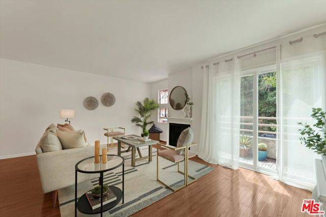 North Hollywood (los Angeles), CA 91601,11230 Peach Grove Street #104