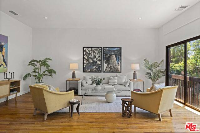 Los Angeles, CA 90068,2174 Alcyona Drive