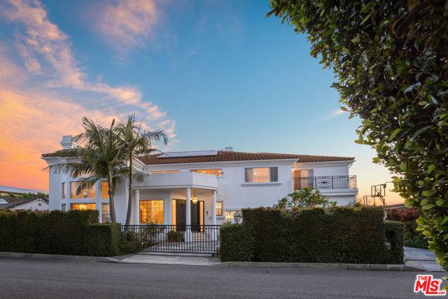 Los Angeles, CA 90077,1957 Linda Flora Drive