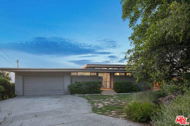 Calabasas, CA 91302,475 Stunt Road