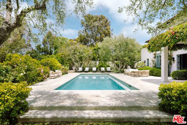 Pacific Palisades (los Angeles), CA 90272,563 Spoleto Drive