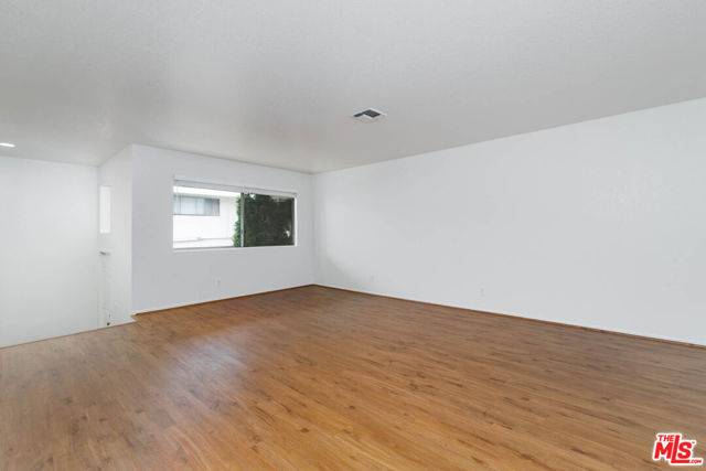 Inglewood, CA 90301,523 Manchester Terrace #5