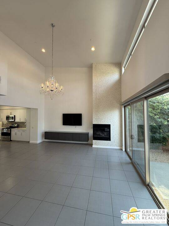 Palm Springs, CA 92264,938 Oceo Circle