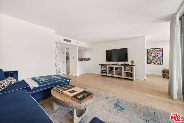 Santa Monica, CA 90402,201 Ocean Avenue #305B