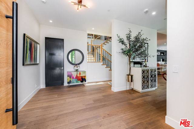 Studio City (los Angeles), CA 91604,11258 Laurie Drive