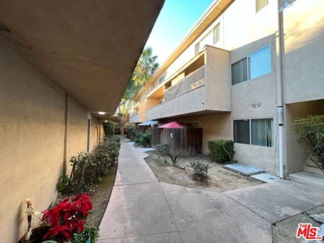 Northridge (los Angeles), CA 91325,8567 Balboa Boulevard