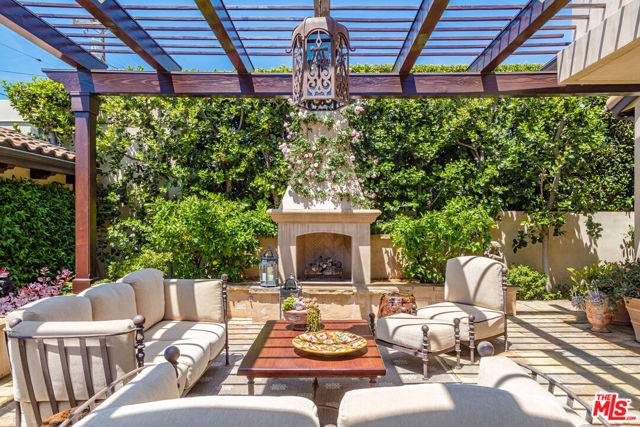 Santa Monica, CA 90402,428 11th Street