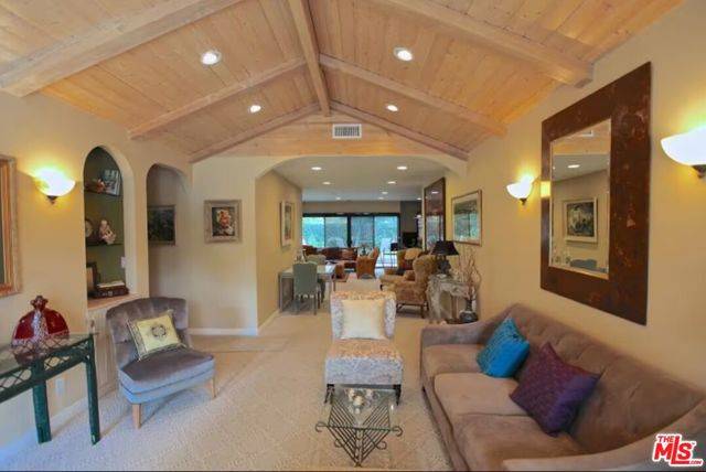 Tarzana (los Angeles), CA 91356,4930 Garden Grove Avenue