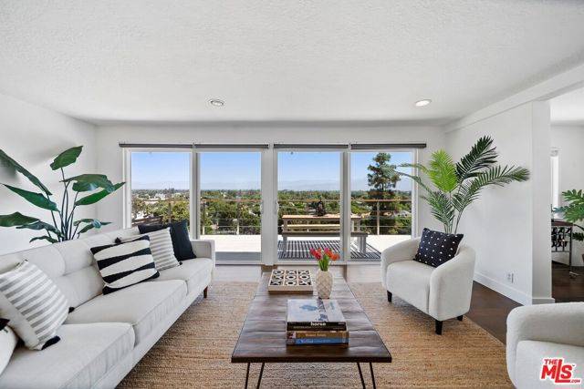 Studio City (los Angeles), CA 91604,11689 Picturesque Drive