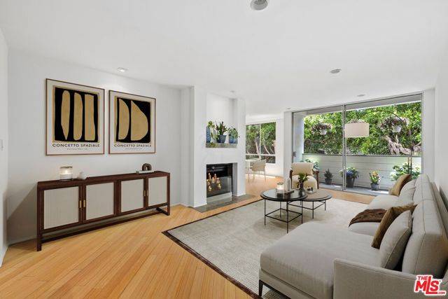 Beverly Hills, CA 90210,429 N Oakhurst Drive #203