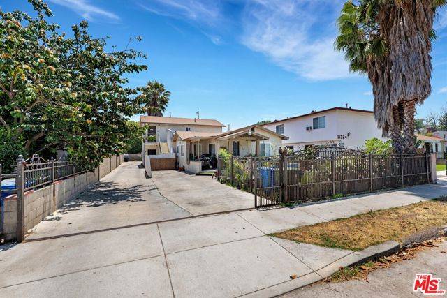 North Hollywood (los Angeles), CA 91601,11320 Emelita Street