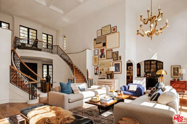 Sherman Oaks, CA 91423,3901 Longridge Avenue