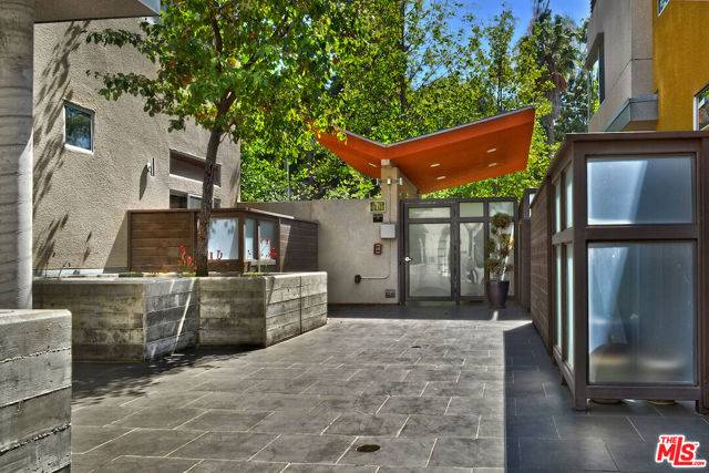 Studio City (los Angeles), CA 91604,11815 Laurelwood Drive #1