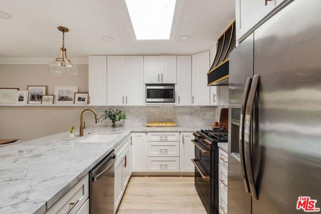 Westlake Village, CA 91361,2641 Hartland Circle