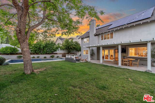 Calabasas, CA 91301,27062 Helmond Drive