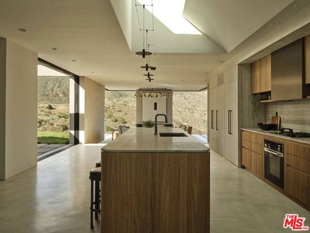 Malibu, CA 90265,5684 Calpine Drive