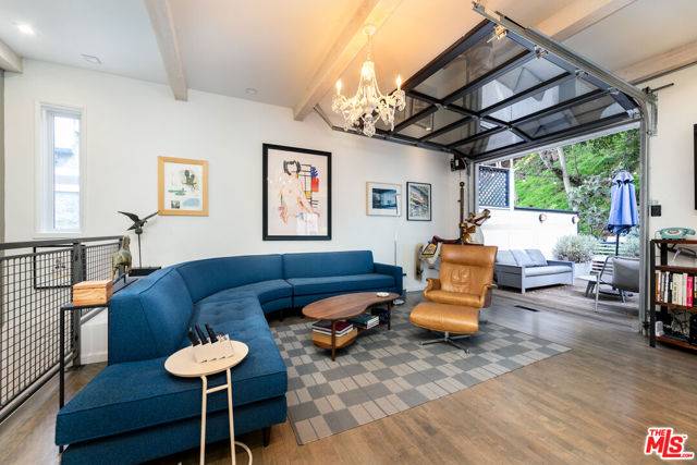 Los Angeles, CA 90046,8328 Kirkwood Drive