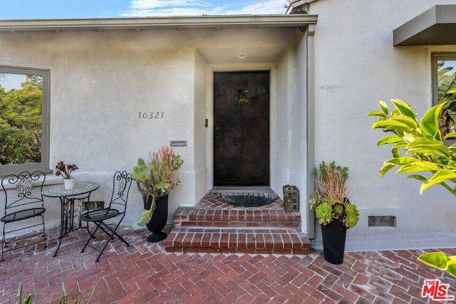 Los Angeles, CA 90024,10321 Rochester Avenue