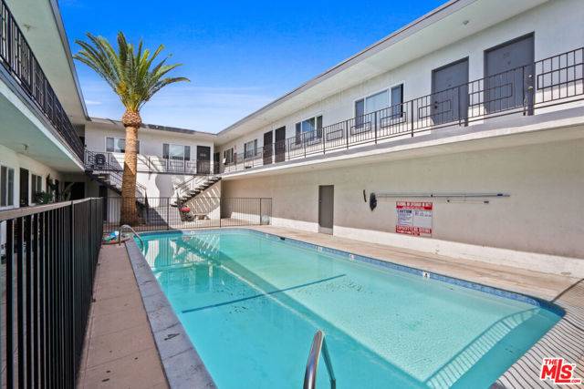 Inglewood, CA 90301,115 N Oak Street #29