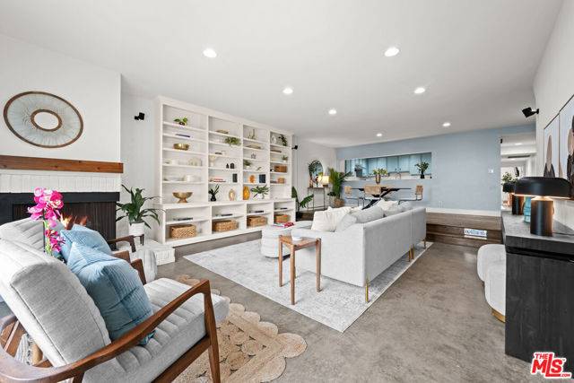 Marina Del Rey, CA 90292,20 Ironsides Street #8