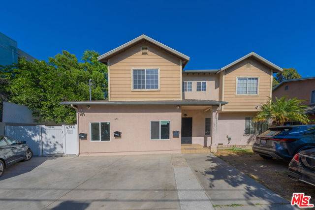North Hollywood (los Angeles), CA 91606,6742 Morella Avenue