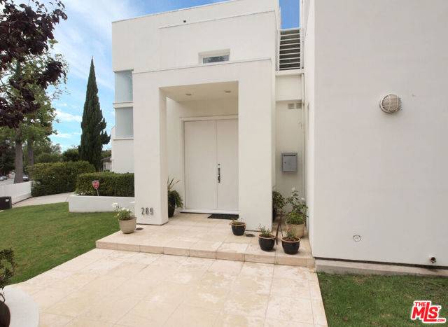 Los Angeles, CA 90049,269 N Bundy Drive