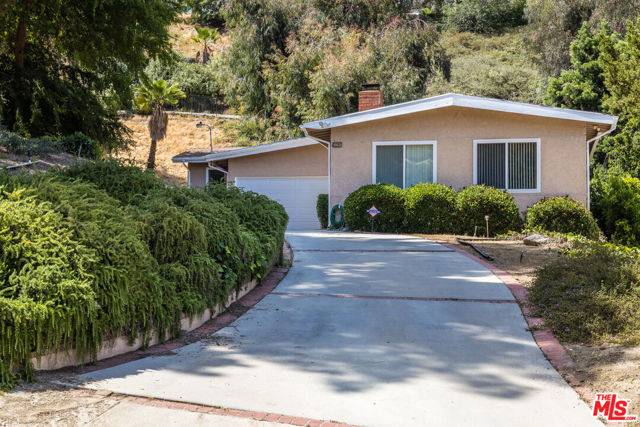 Woodland Hills (los Angeles), CA 91364,22297 Buena Ventura Street