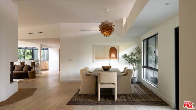 Los Angeles, CA 90046,2247 Chelan Place