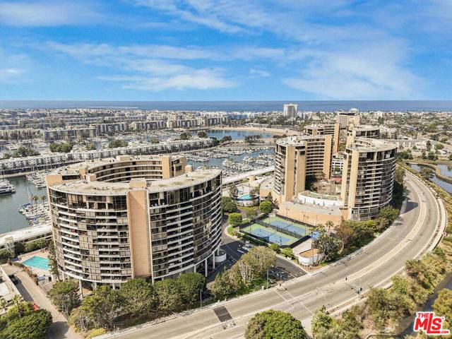 Marina Del Rey, CA 90292,4337 Marina City Drive #237