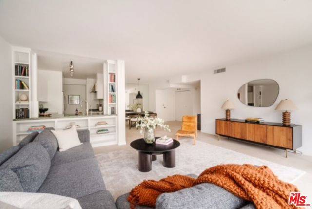 West Hollywood, CA 90069,8787 Shoreham Drive #403