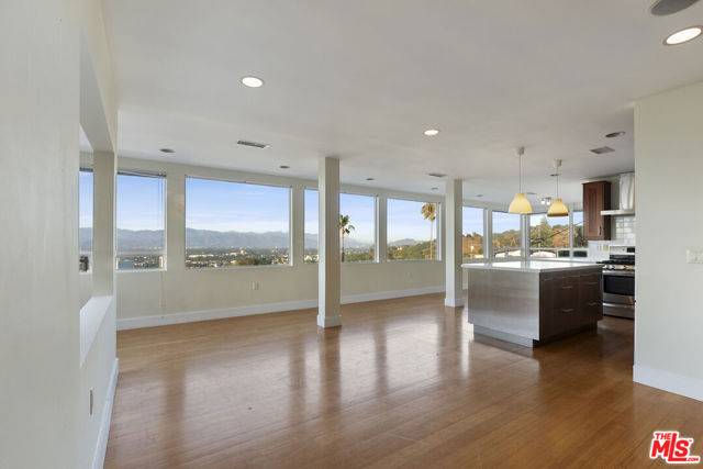 Sherman Oaks, CA 91403,15126 Rayneta Drive