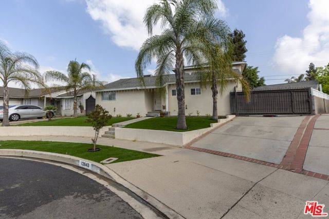 North Hollywood (los Angeles), CA 91605,12643 Elkwood Street