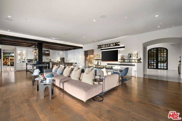 Los Angeles, CA 90077,3396 Stone Ridge Lane