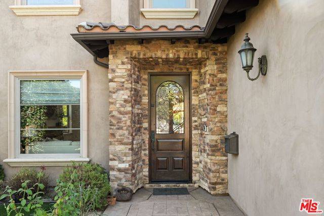 Sherman Oaks, CA 91423,4530 Tyrone Avenue
