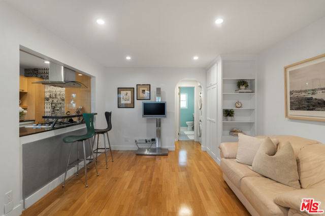 Santa Monica, CA 90405,848 Pacific Street #2