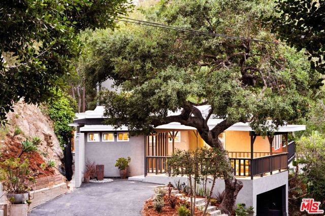 Los Angeles, CA 90046,2701 Jalmia Drive