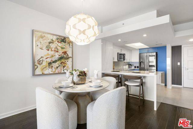 Marina Del Rey, CA 90292,13700 Marina Pointe Drive #809