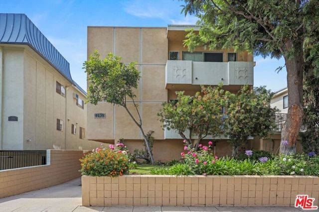 Los Angeles, CA 90049,11933 Darlington #4