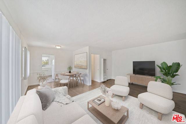 Los Angeles, CA 90034,2314 S Corning #9