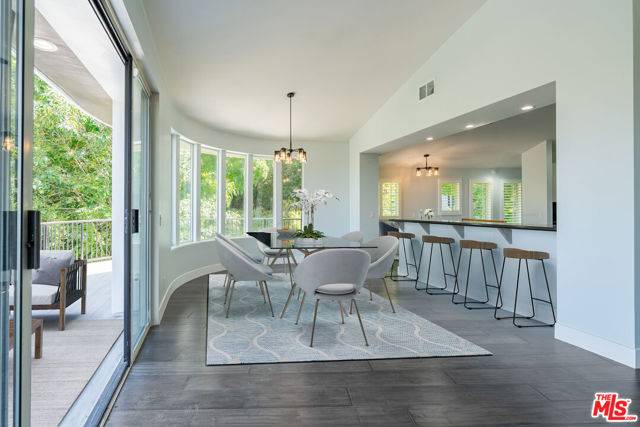 Studio City (los Angeles), CA 91604,11411 Decente Court