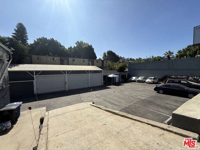 Los Angeles, CA 90027,2346 Hyperion Avenue