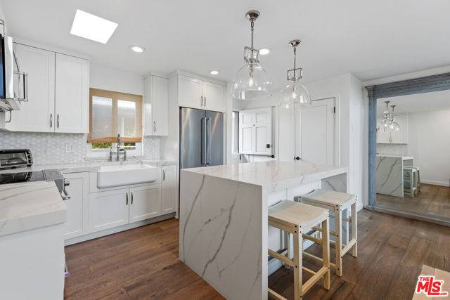 Playa Del Rey (los Angeles), CA 90293,6400 Pacific Avenue #306