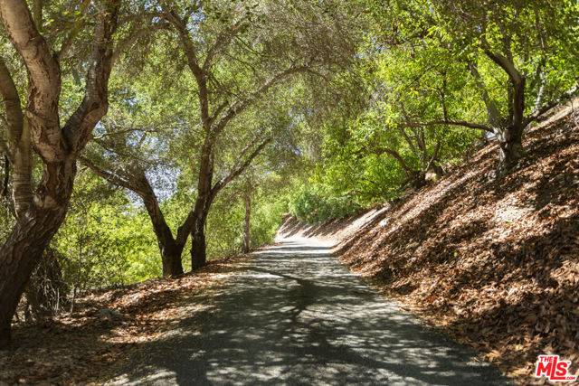 Ojai, CA 93023,10880 Creek Road