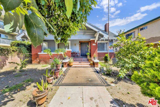 Los Angeles, CA 90037,1215 W 39th Place