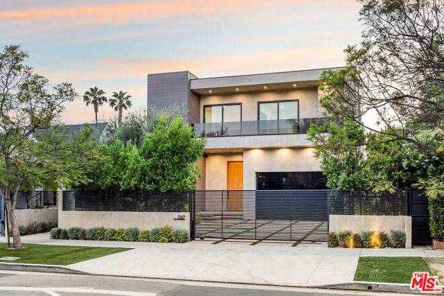 Los Angeles, CA 90048,347 N Alfred Street