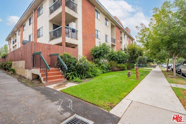 Glendale, CA 91203,330 Burchett Street #206