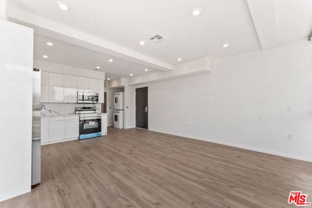 Los Angeles, CA 90026,3105 Bellevue Avenue #201