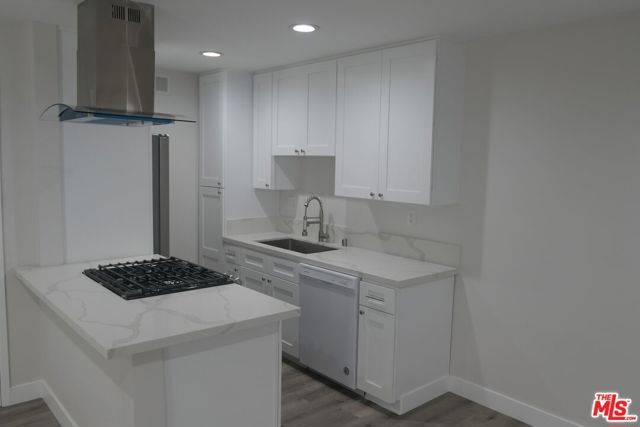 North Hollywood (los Angeles), CA 91602,10836 CAMARILLO Street #3