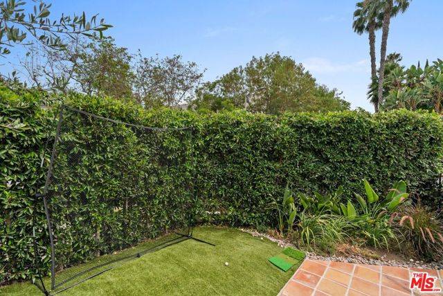 West Hollywood, CA 90069,8587 Rugby Drive
